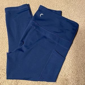 Zyia navy pocket light n tight high rise capri 20”